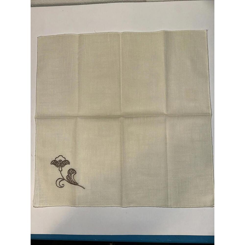 Vintage Set Of 8 Hand Stitched linen ivory floral embroidered napkins 16.5” Sq